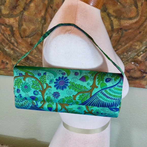 Vintage Handbags - Vintage 60s silk Peacock print pouchette handbag